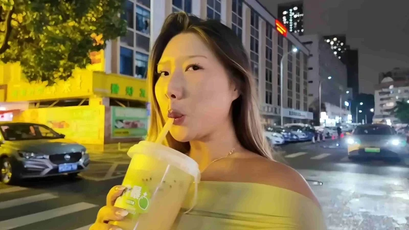Chinese vloggers are taking to YouTube to ‘set the record straight’