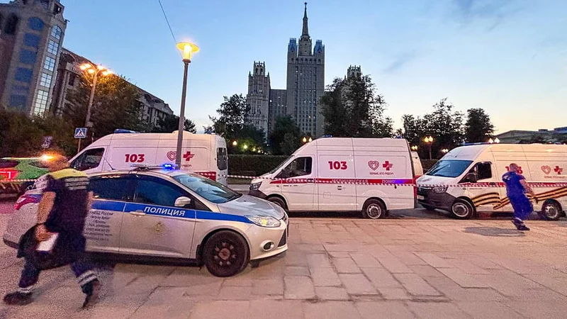 Bomber among three killed in Moscow restaurant explosion, Russian officials say