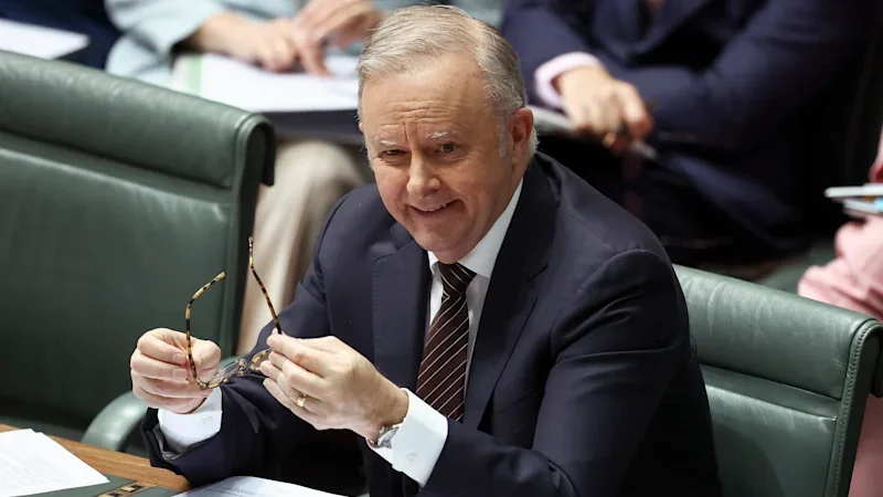 Labor, Coalition agree gambling can police itself. Good luck with that