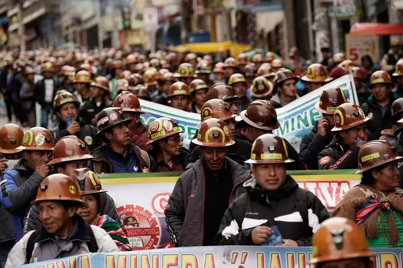 Bolivia Doubles Diesel Price for Big Users, Keeps Subsidy for Drivers