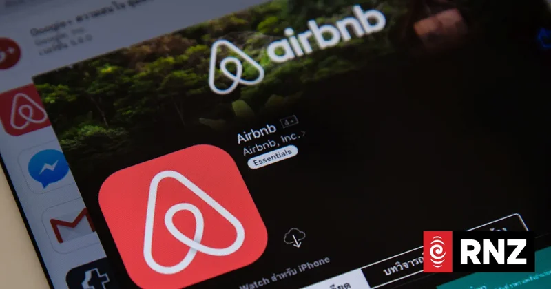 Christchurch city councillor calls for bed register to crack down on unapproved Airbnbs