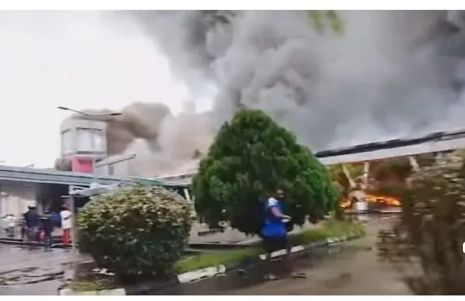 Fire razes Calabar SPAR mall