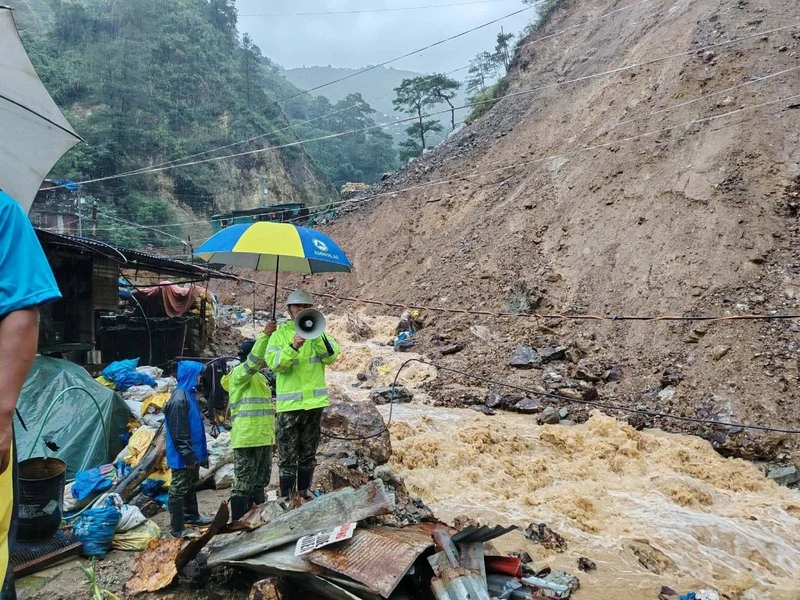 6 reported dead as 'Luis,' 'Maymay,' habagat lash Luzon