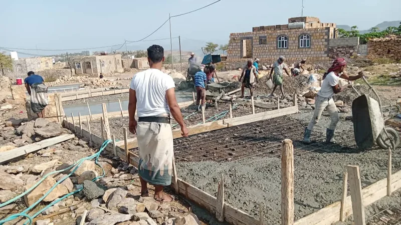 Yemen’s crumbling roads mean an arduous quest for water for Taiz villagers