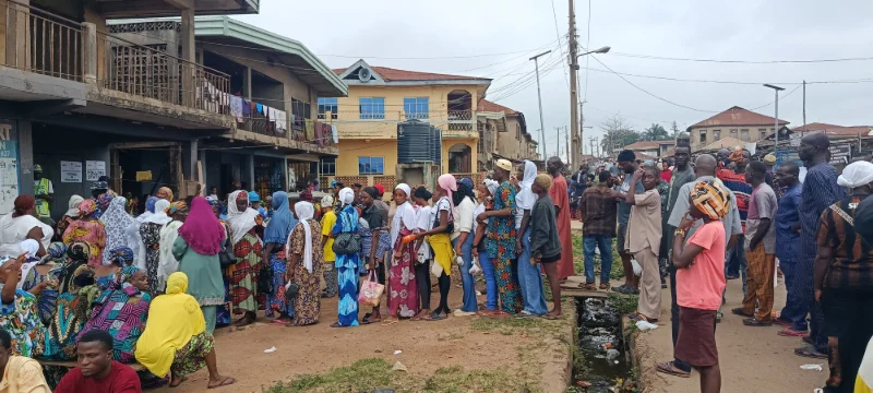 Osun Decides: ‘Count again or no vote’ – Agents protest ballot paper shortage [VIDEO]
