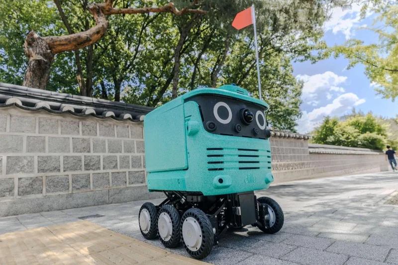 Woowa Brothers unveils smarter, faster delivery robot