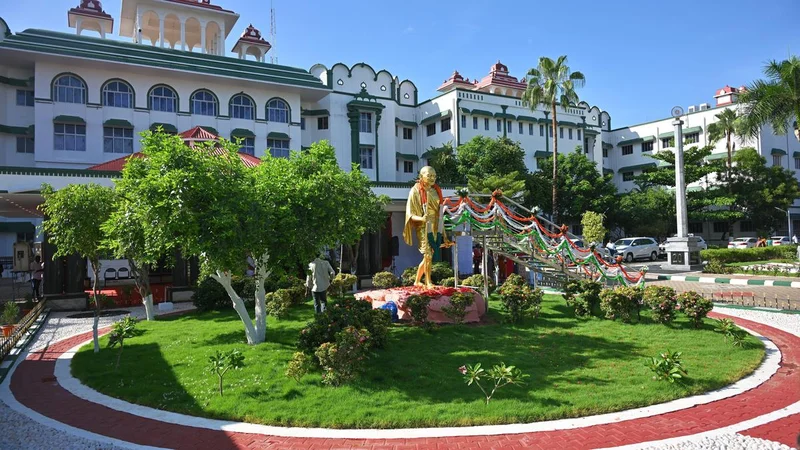 Madras HC directs Chief Secretary to file compliance report on rehabilitation scheme for transpersons at taluk level