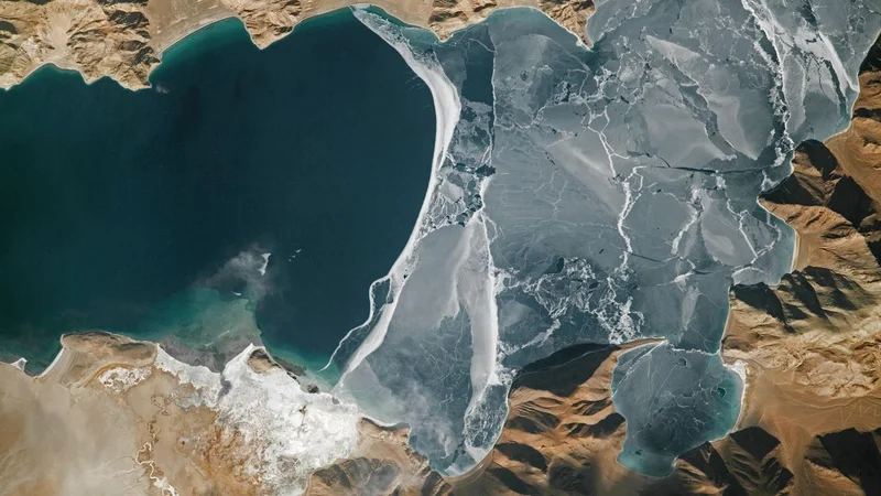 World's highest frozen lake shatters along disputed border between China and India ‪—‬ Earth from space