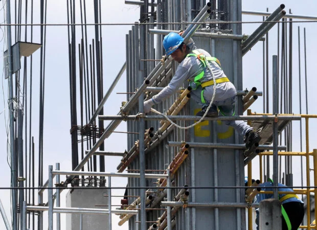 Gov’t lowers 2027 infra spending program