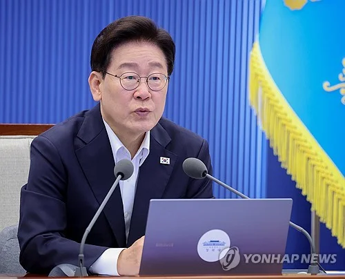 Lee vows to review policies that discourage young couples from registering marriage