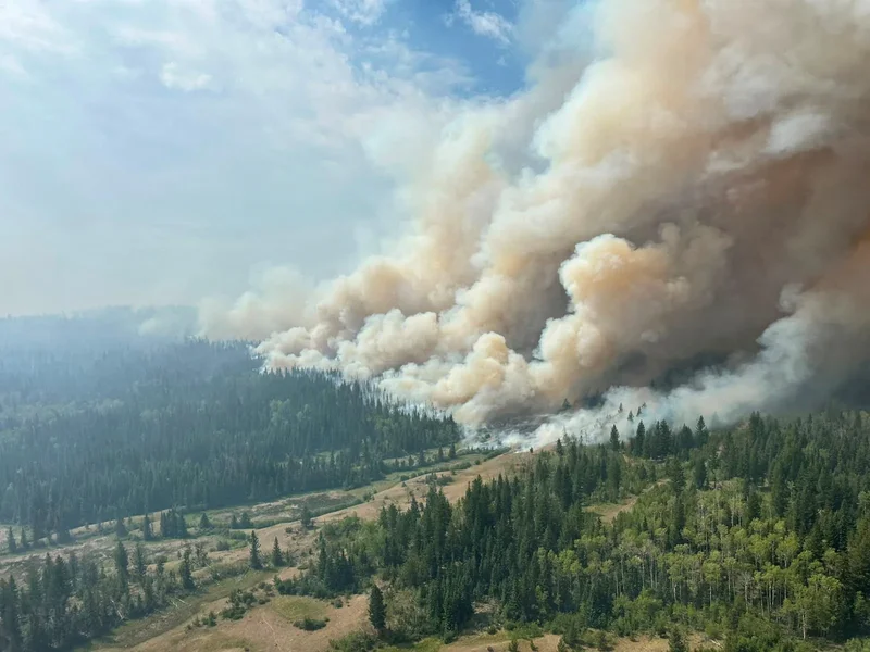 Crews hold back wildfire that threatened fringes of Metro Vancouver as B.C. continues to battle blazes