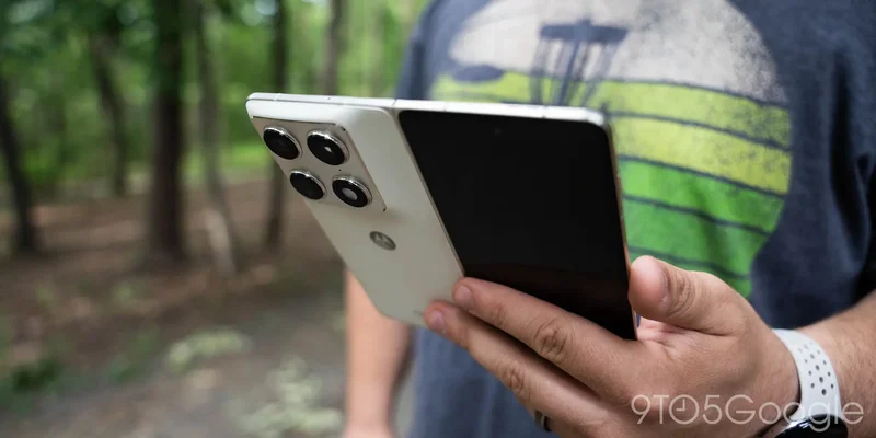 Motorola Razr Fold gets a trade-in boost and freebies, making it a more enticing foldable