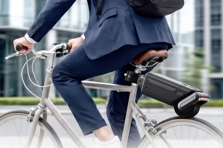 Asus made an e-bike conversion kit compact enough to slip into a backpack