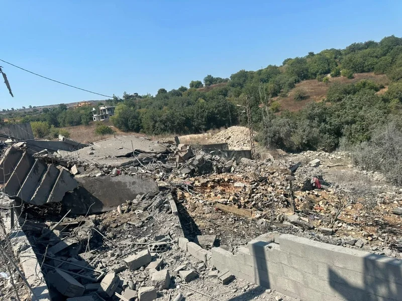 Israeli forces burn homes, erase southern Lebanese villages
