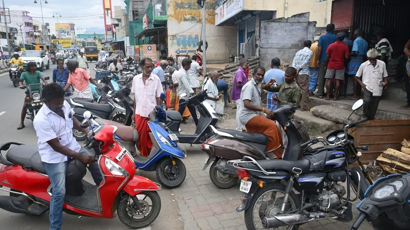 TASMAC customers can lodge police complaints if salespersons collect excess money: Madras High Court