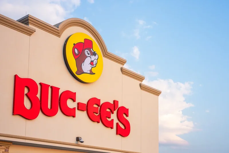 Small Georgia convenience chain hits back at Buc-ee’s over beaver mascot lawsuit and asks judge to cancel trademark