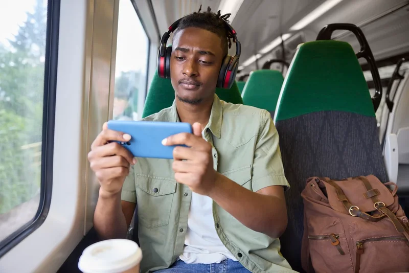 Half-price train travel extended to 18-year-olds in major change to 16-17 railcard