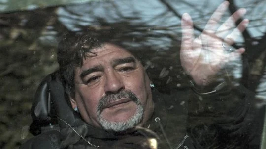 Maradona's doctors missed renal red flag, court hears