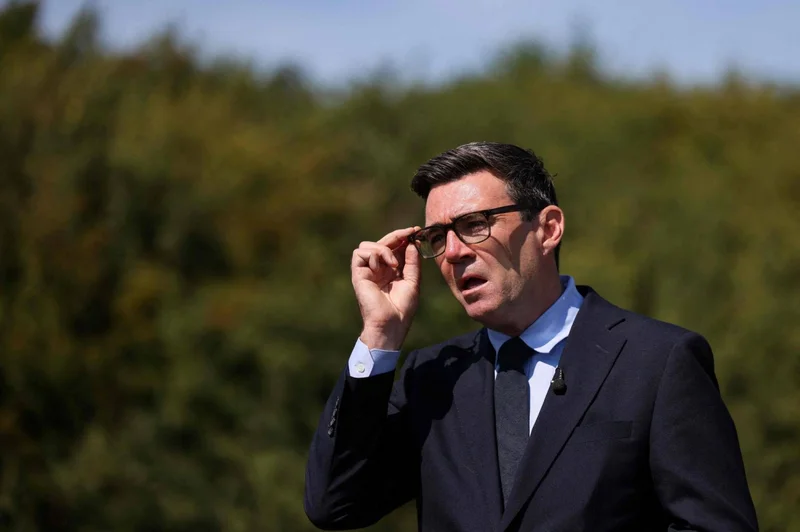 Burnham begins U.K. cost-of-living tour amid row over prisoners