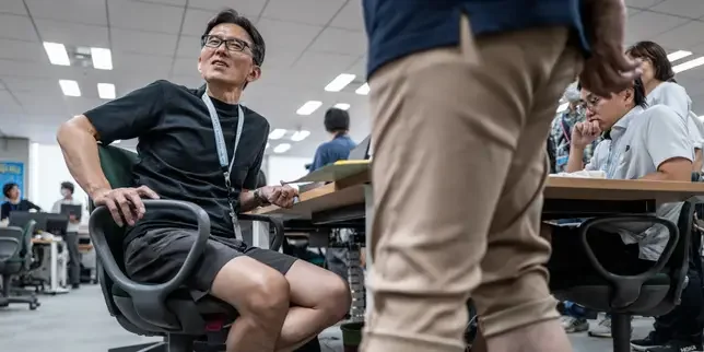In Japan, 'calf hair harassment' exposes gender-based appearance conflicts between women and men