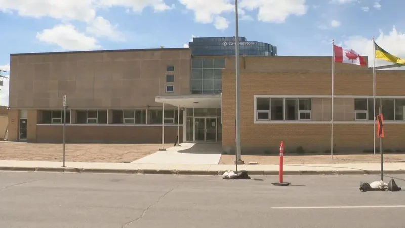 Regina council reissues permit for mosque’s call to prayer on week-by-week basis