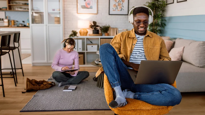 What are the differences between Bluetooth, Wi-Fi and 2.4G wireless devices?