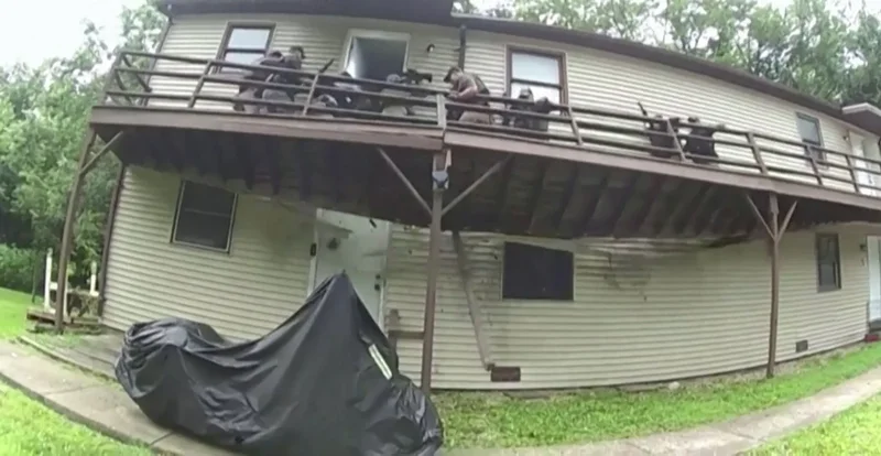 Bodycam captures police team falling when deck collapses in Missouri