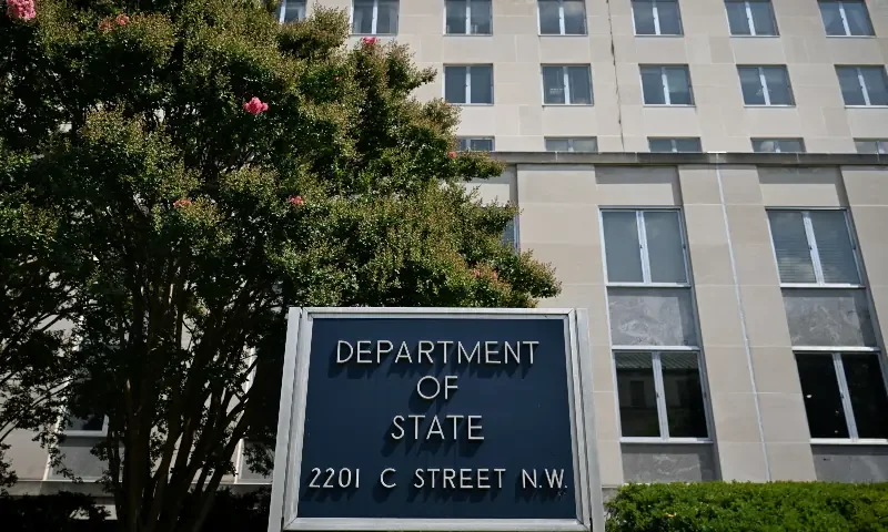 US to vet social media of foreign journalists applying for visas, report says