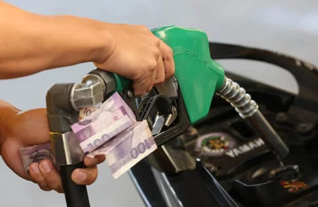 Diesel, gasoline prices drop by less than P1/L