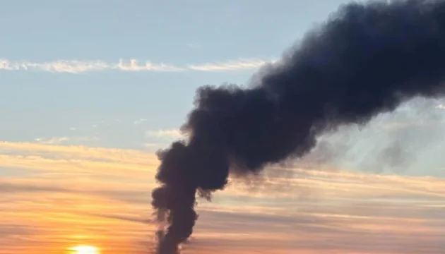 Defense Forces strike oil refinery in Saratov, Engels airfield, and oil depot in Russia’s Kaluga region