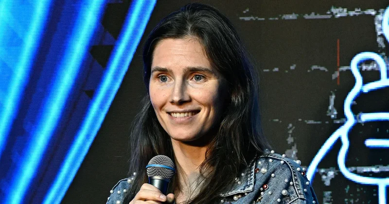 Amanda Knox's comedy show faces criticism from murdered roommate's family