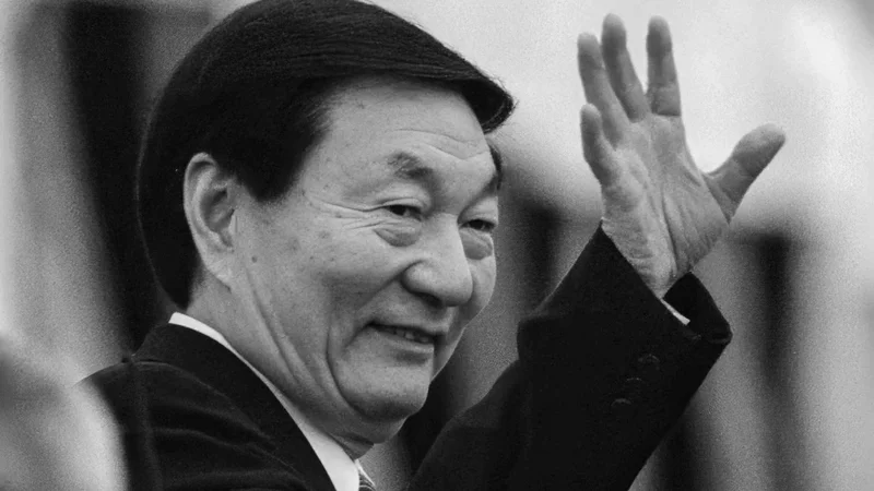 ‘I’ll be first in line to buy your bonds’: how Zhu Rongji put steel in Hong Kong’s spine