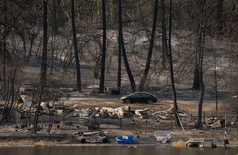 Vancouver shrouded in ‘high-risk’ smoke from wildfires in southern B.C.
