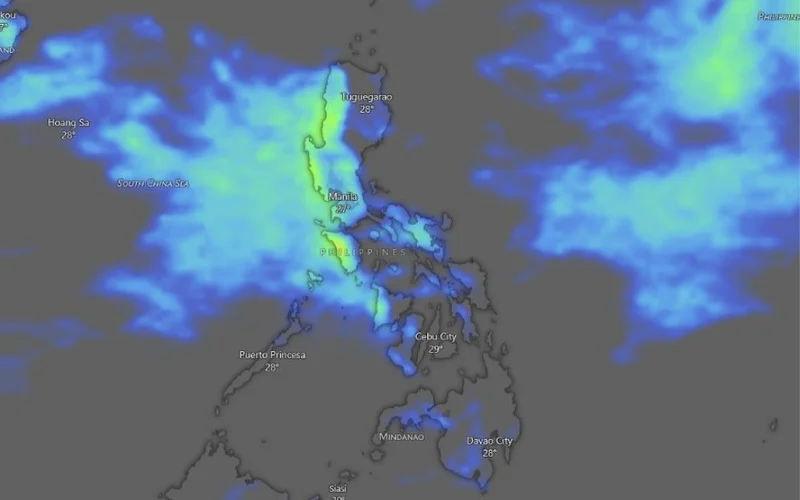 Heavy rain heightens Luzon flood threat through weekend