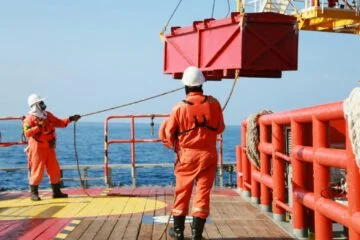 Higher oil prices drive up Dutch industrial turnover