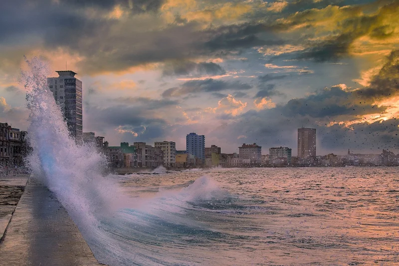 World Press Photo Lands in Havana: A Free Waterfront Show in Cuba