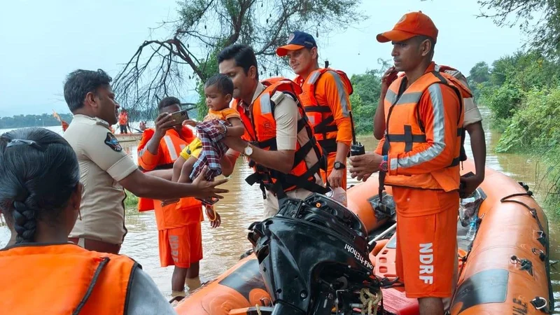 Third warning at Bhadrachalam as Godavari crosses 56 feet; villagers evacuated in Eluru district