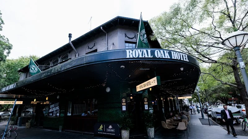 ICAC targets brazen rendezvous at Double Bay pub