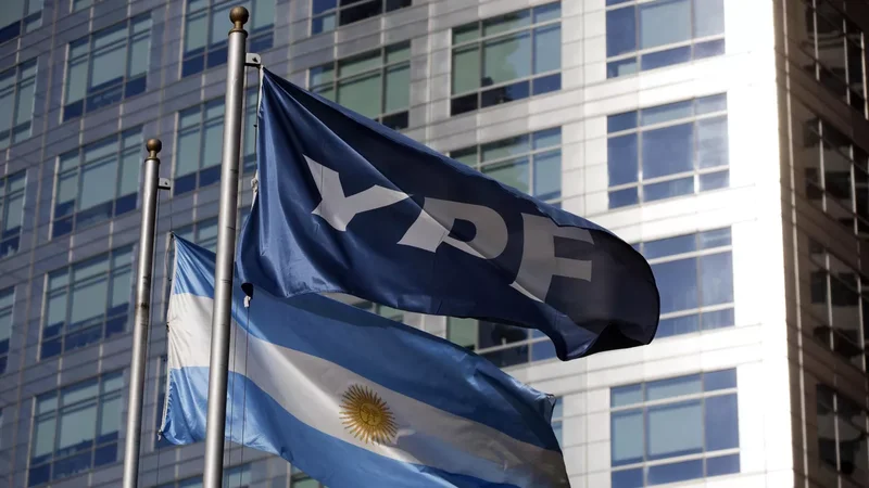 YPF Sells Two Mendoza Oil Clusters for US$405 Million to Separate Buyers