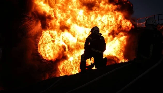 Russian forces attack food warehouses in Dnipro, fire breaks out