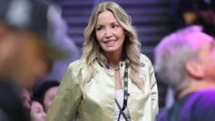 Buss trying to block siblings' sale of LA Lakers