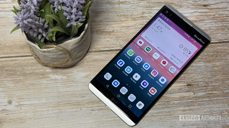 5 lost smartphone features that need to make a comeback in 2026