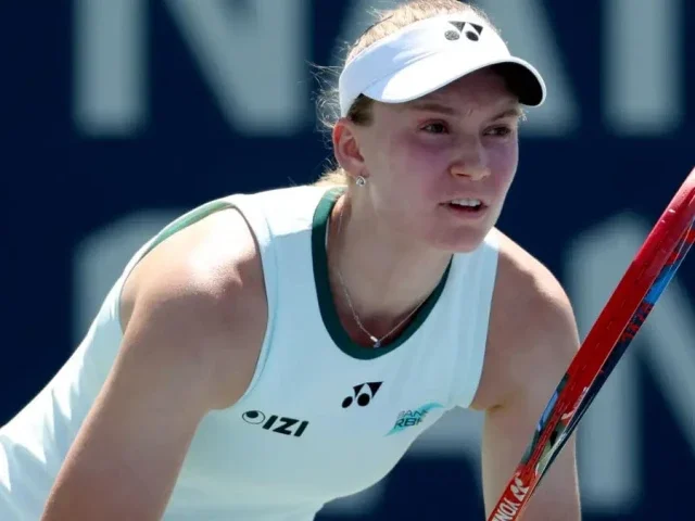 Rybakina rolls on as Andreeva crashes out in Toronto
