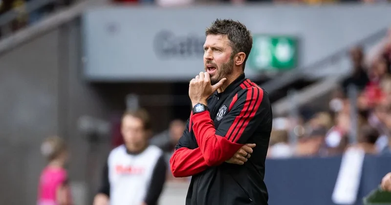 Carrick urges Manchester United to sign more transfers to boost title bid