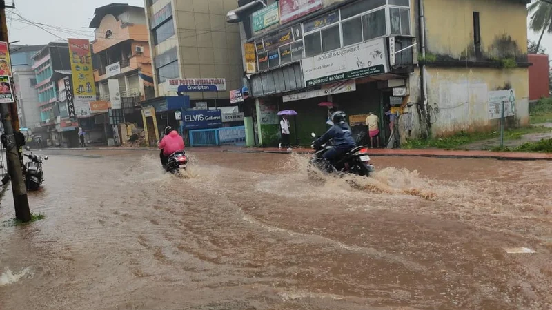 Red alert, rising rivers and gridlocked roads, as heavy monsoon rain batters Thrissur