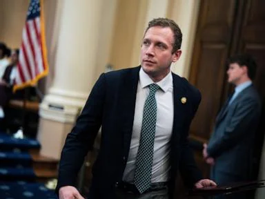 Sen. Moreno calls for Rep. Max Miller to resign for allegedly abusing his daughter