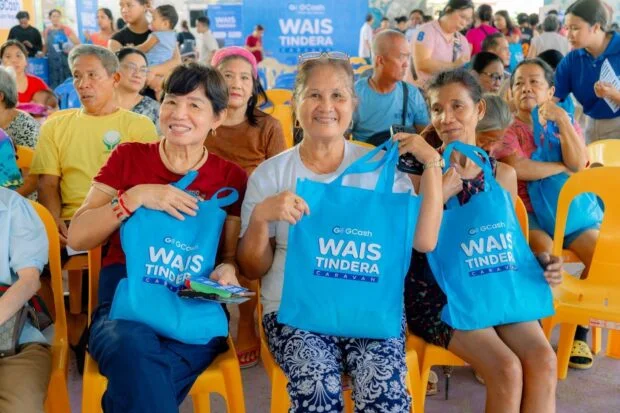GCash Wais Tindera caravan reaches Iloilo, promoting responsible borrowing and financial tools for MSMEs