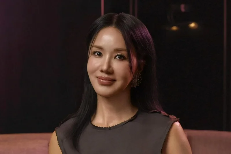 Uhm Jung-hwa brings confidence to ocean action in 'Okay! Madam' sequel