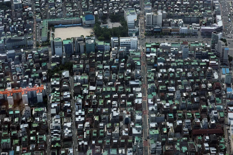 Young Koreans lose trust in Lee government's economic policies