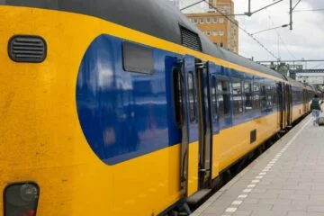 Trains cancelled after dog runs on to track near The Hague